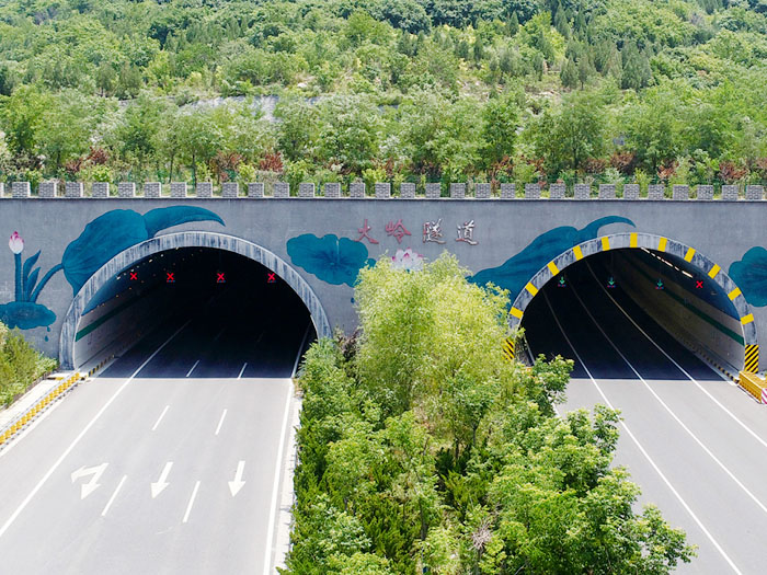 濟(jì)南繞城高速連接線-雙向八車道大嶺隧道